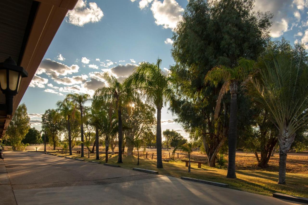 Albert Park Motor Inn-King Beds-Pool-Shaded Parking Longreach Exterior foto