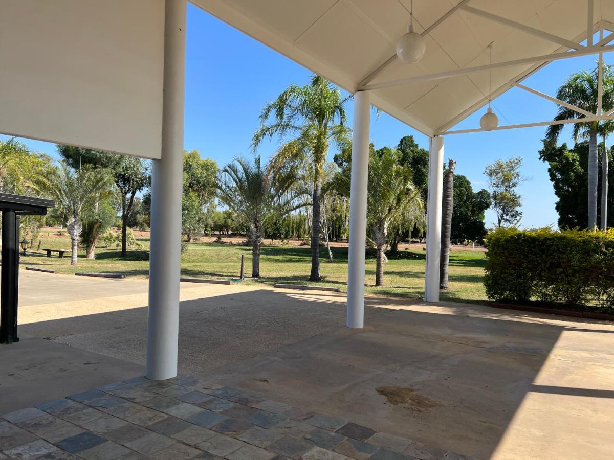 Albert Park Motor Inn-King Beds-Pool-Shaded Parking Longreach Exterior foto