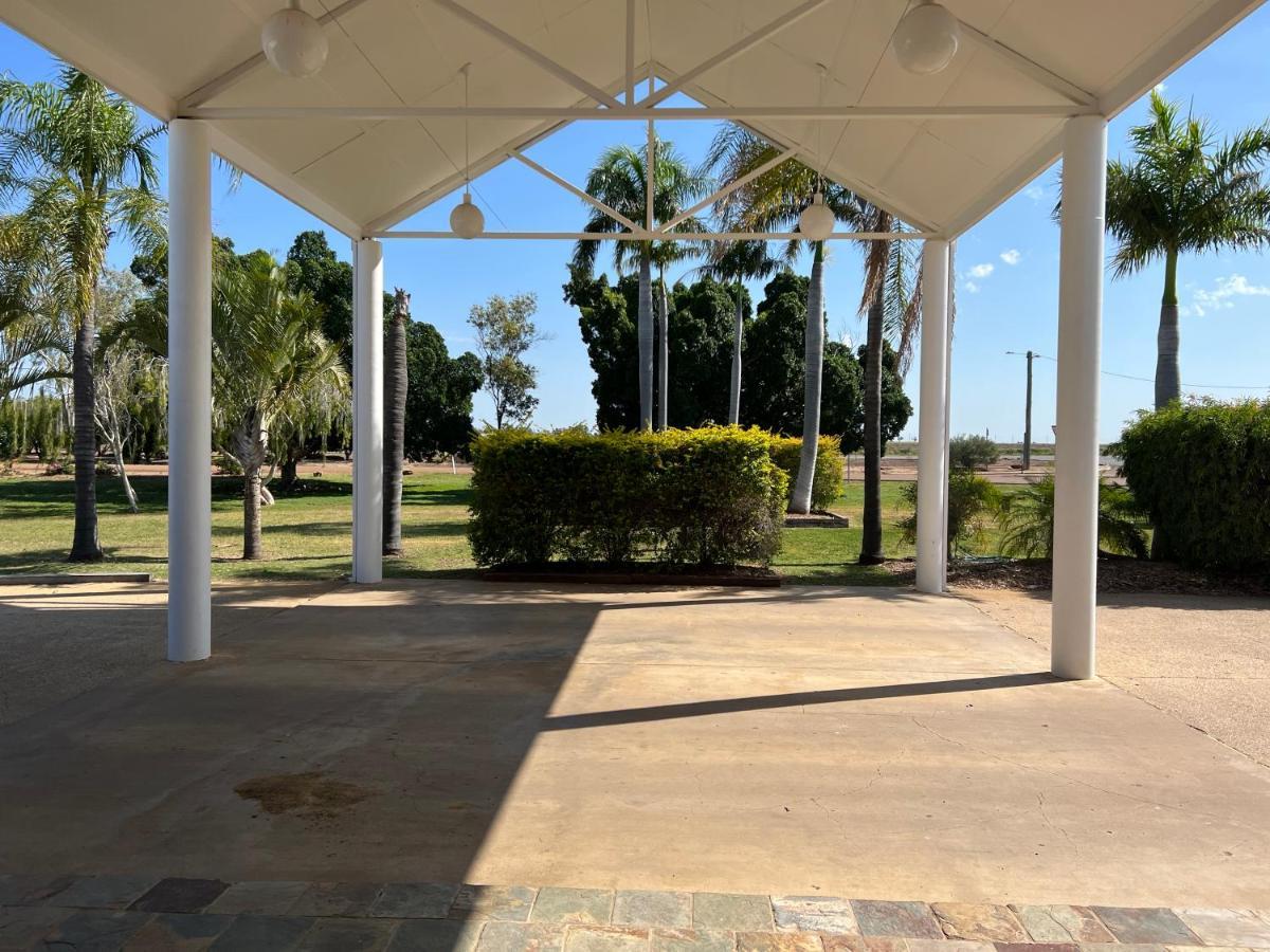 Albert Park Motor Inn-King Beds-Pool-Shaded Parking Longreach Exterior foto