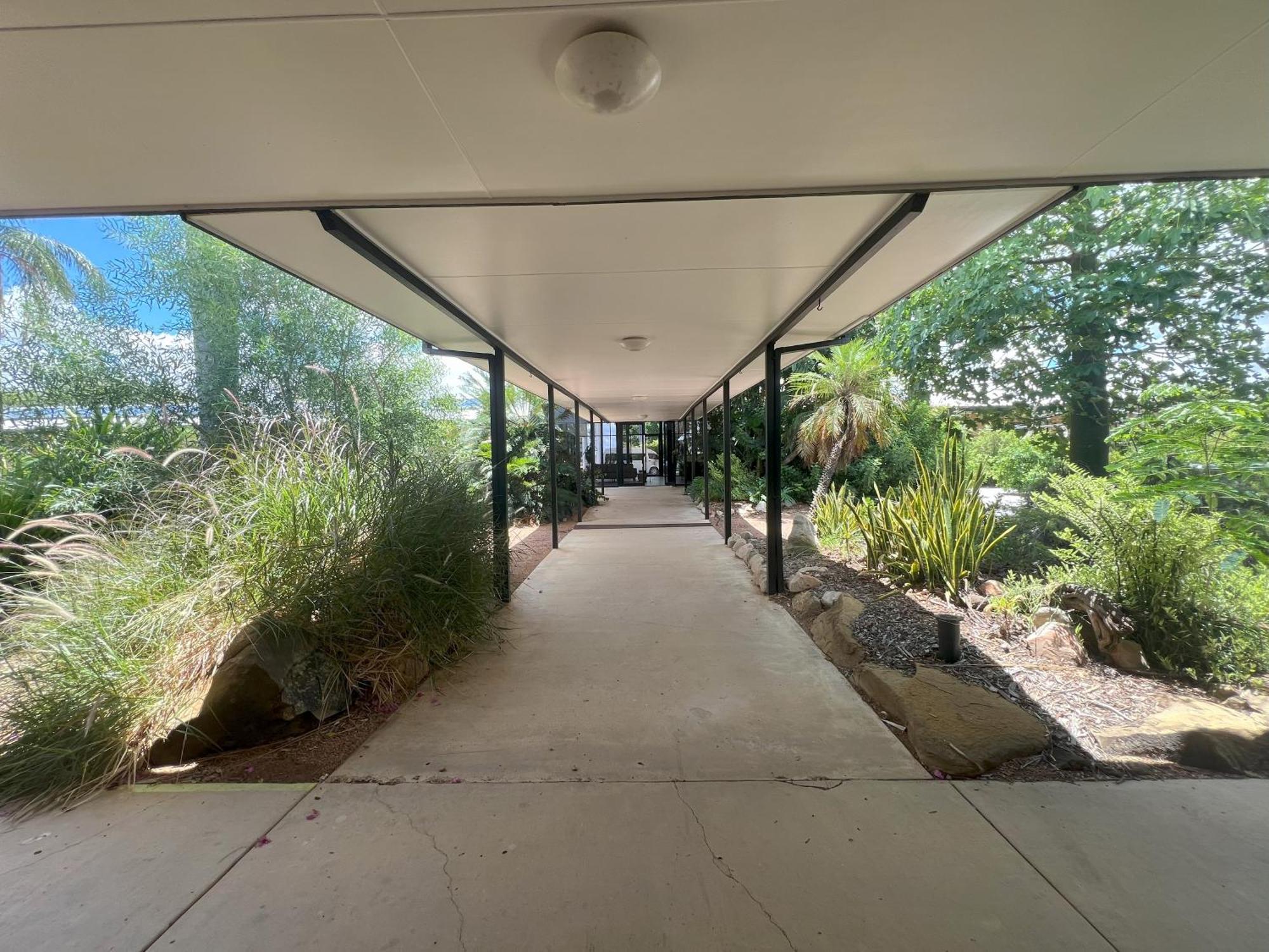 Albert Park Motor Inn-King Beds-Pool-Shaded Parking Longreach Exterior foto