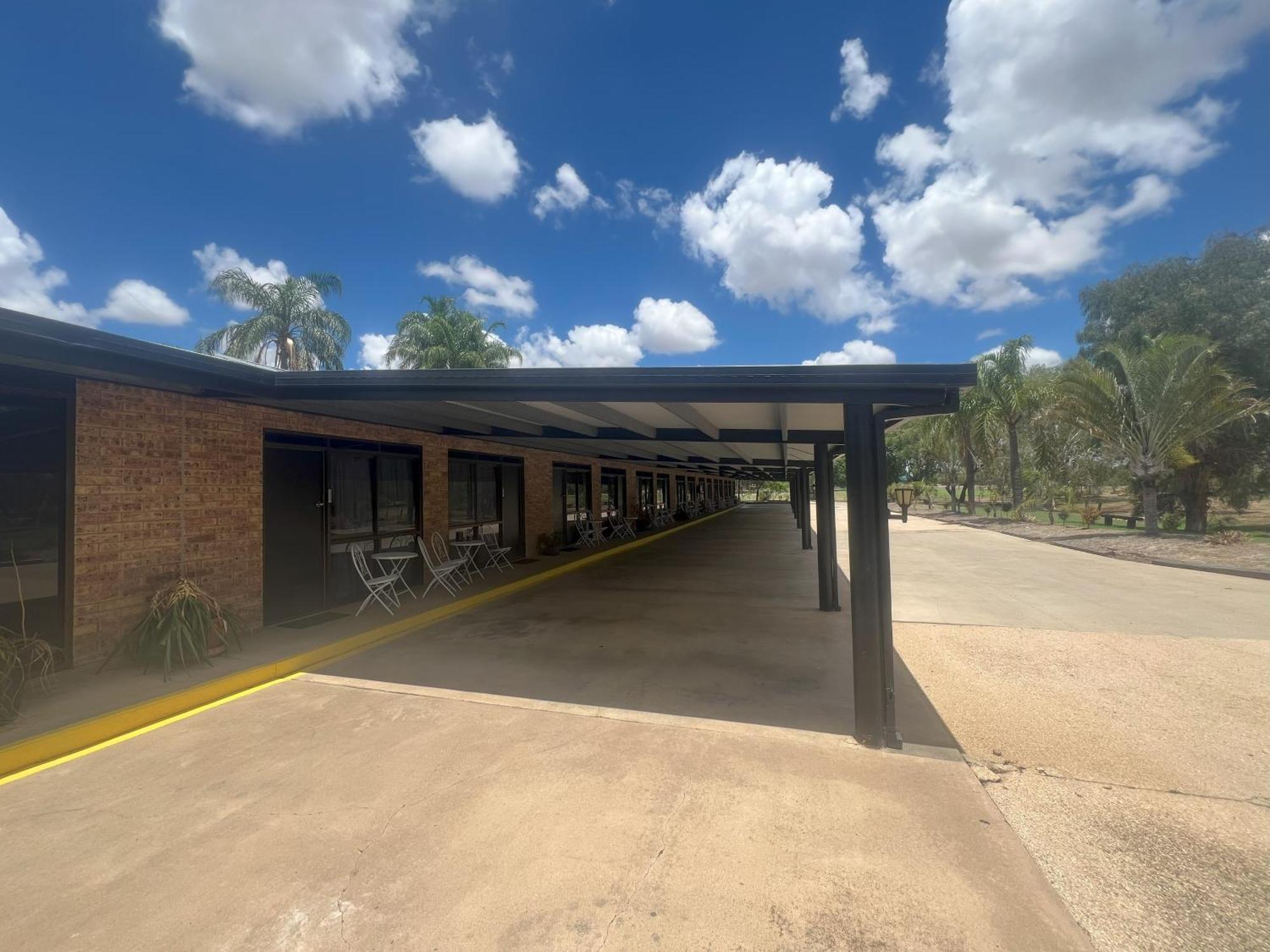 Albert Park Motor Inn-King Beds-Pool-Shaded Parking Longreach Exterior foto