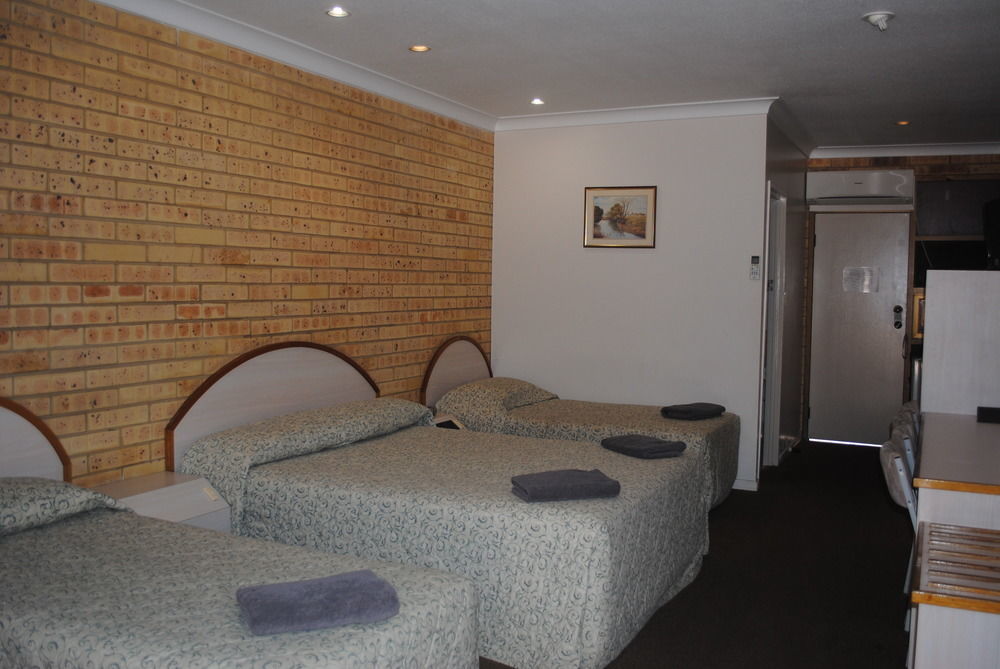 Albert Park Motor Inn-King Beds-Pool-Shaded Parking Longreach Exterior foto